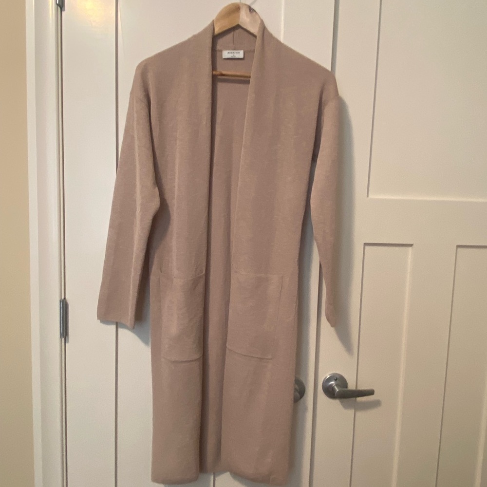 Babaton LANCE cardigan size small. Note this is the linen light version.